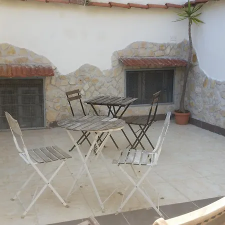 Residenza Il Castello 3* נאפולי