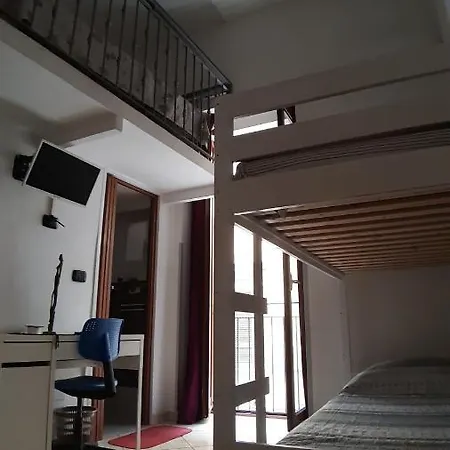 Residenza Il Castello בית הארחה נאפולי
